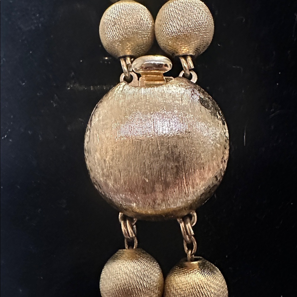 Monet Elegant Vintage Gold Beaded Necklace - Picture 3 of 4